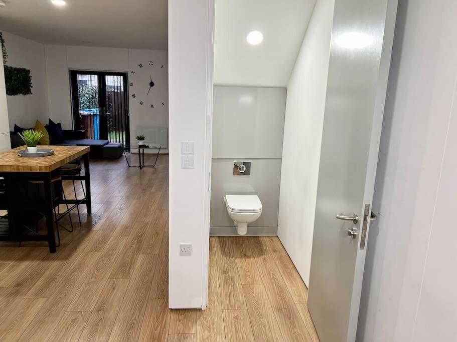 Large Townhouse 5 Beds With Two Parking Spaces - Manchester City Centre 외부 사진