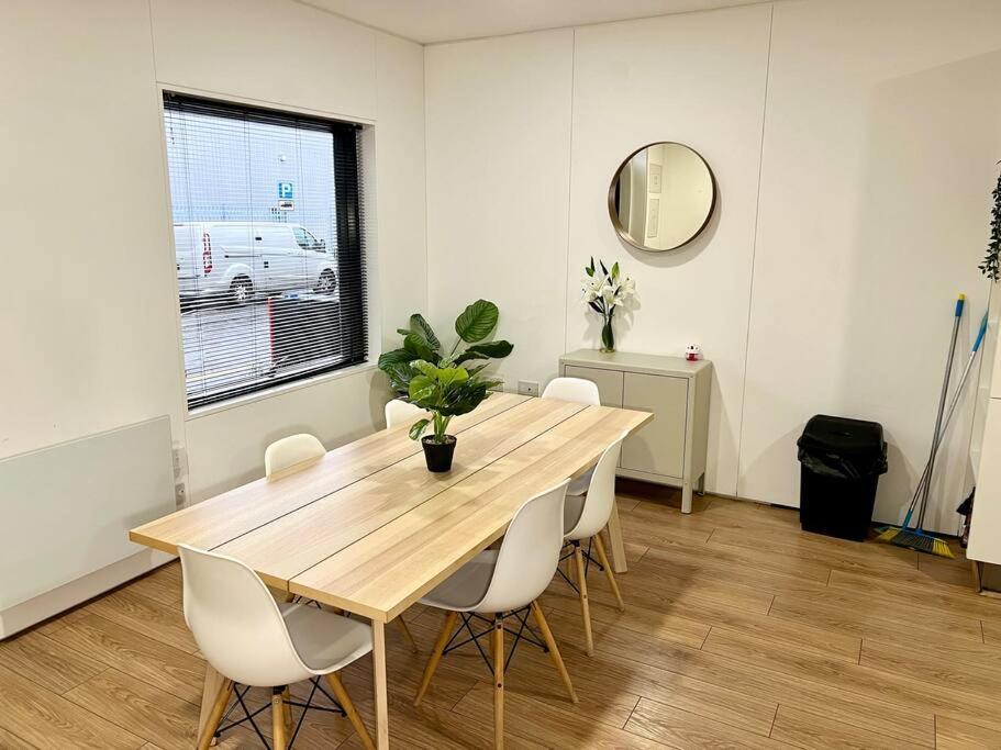Large Townhouse 5 Beds With Two Parking Spaces - Manchester City Centre 외부 사진