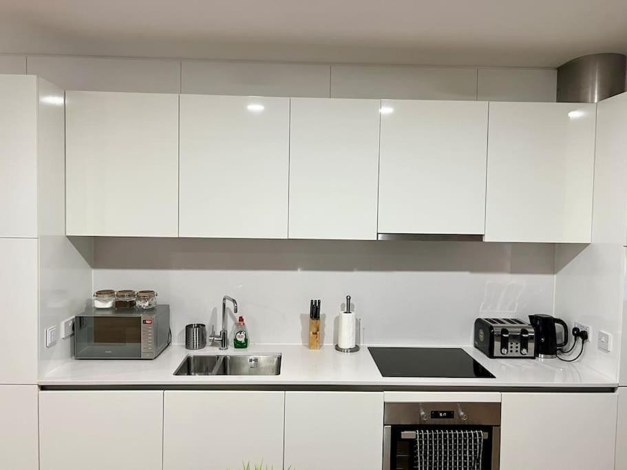 Large Townhouse 5 Beds With Two Parking Spaces - Manchester City Centre 외부 사진